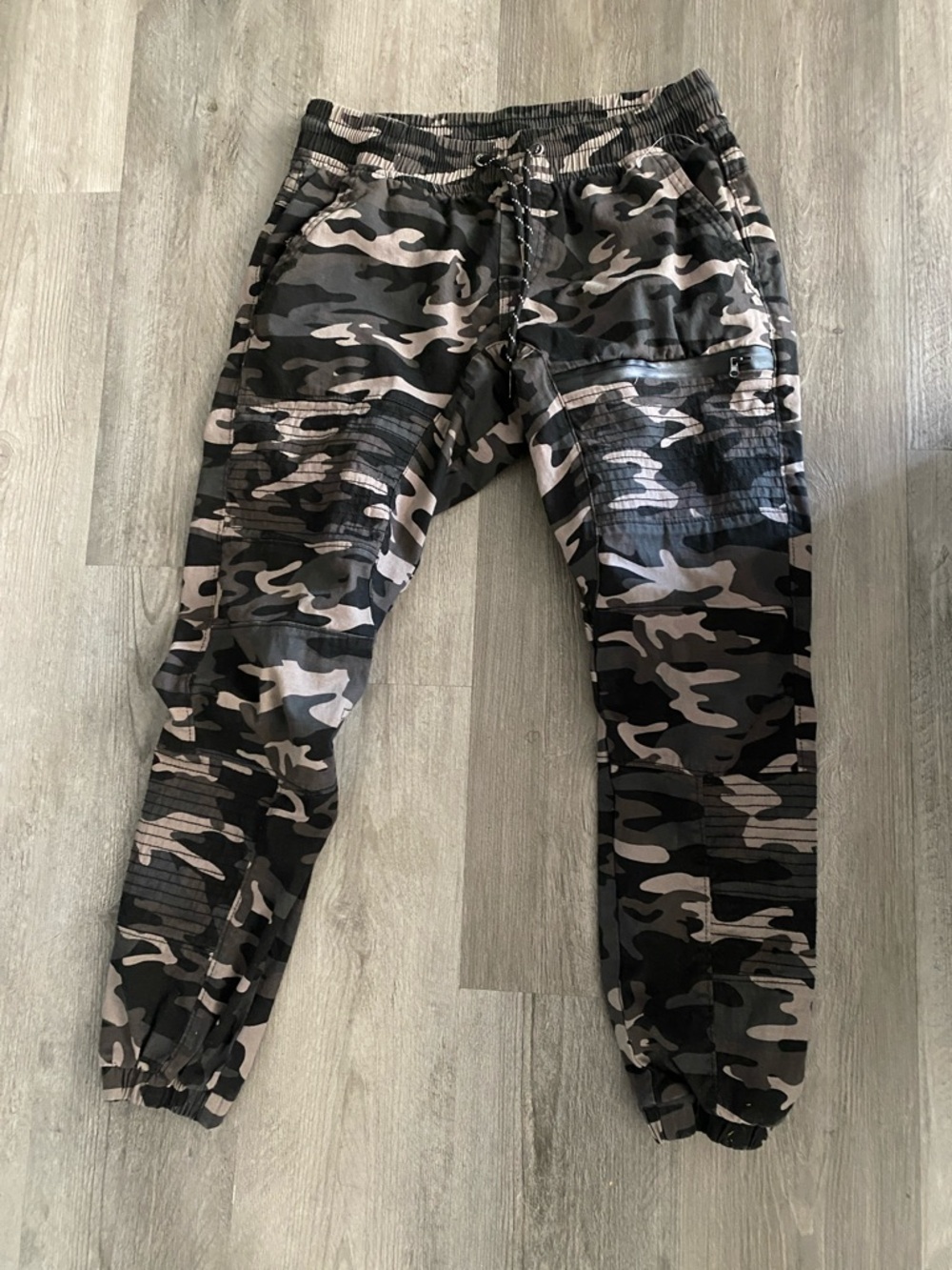 Camo Cargo Jogger Pants - Black & Gray